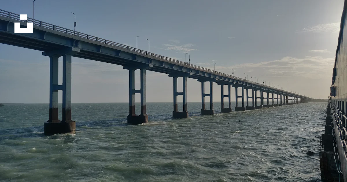 Grey Line Bridge Grey concrete bridge photo – Free Grey Image on Unsplash