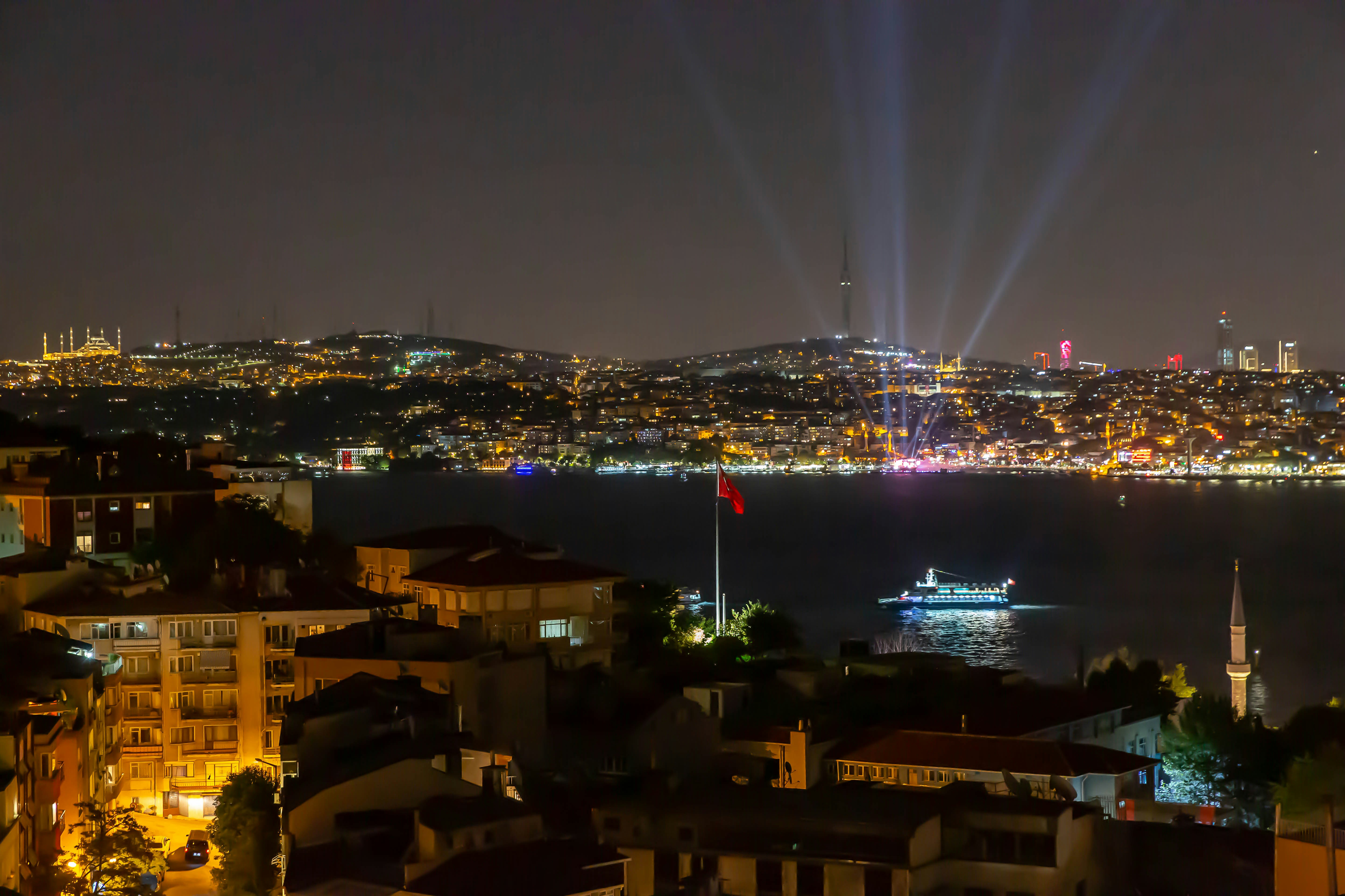 Getting to Know Karachi’s Nightlife: Connecting with Local Girls