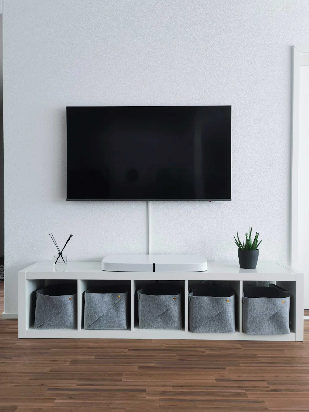 Flat screen LED television