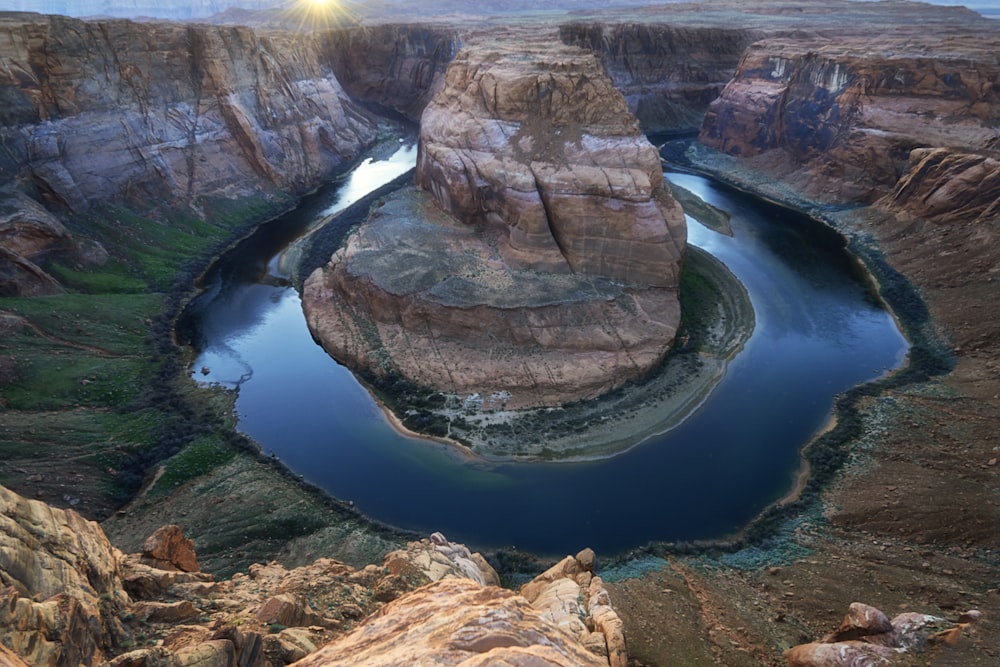 낮 동안 애리조나의 호스슈 벤드(Horseshoe Bend)와 앤텔로프 캐년(Antelope Canyon)