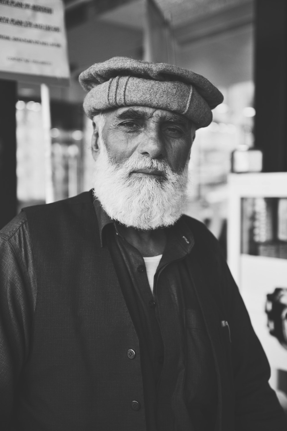 man wearing black dress shirt