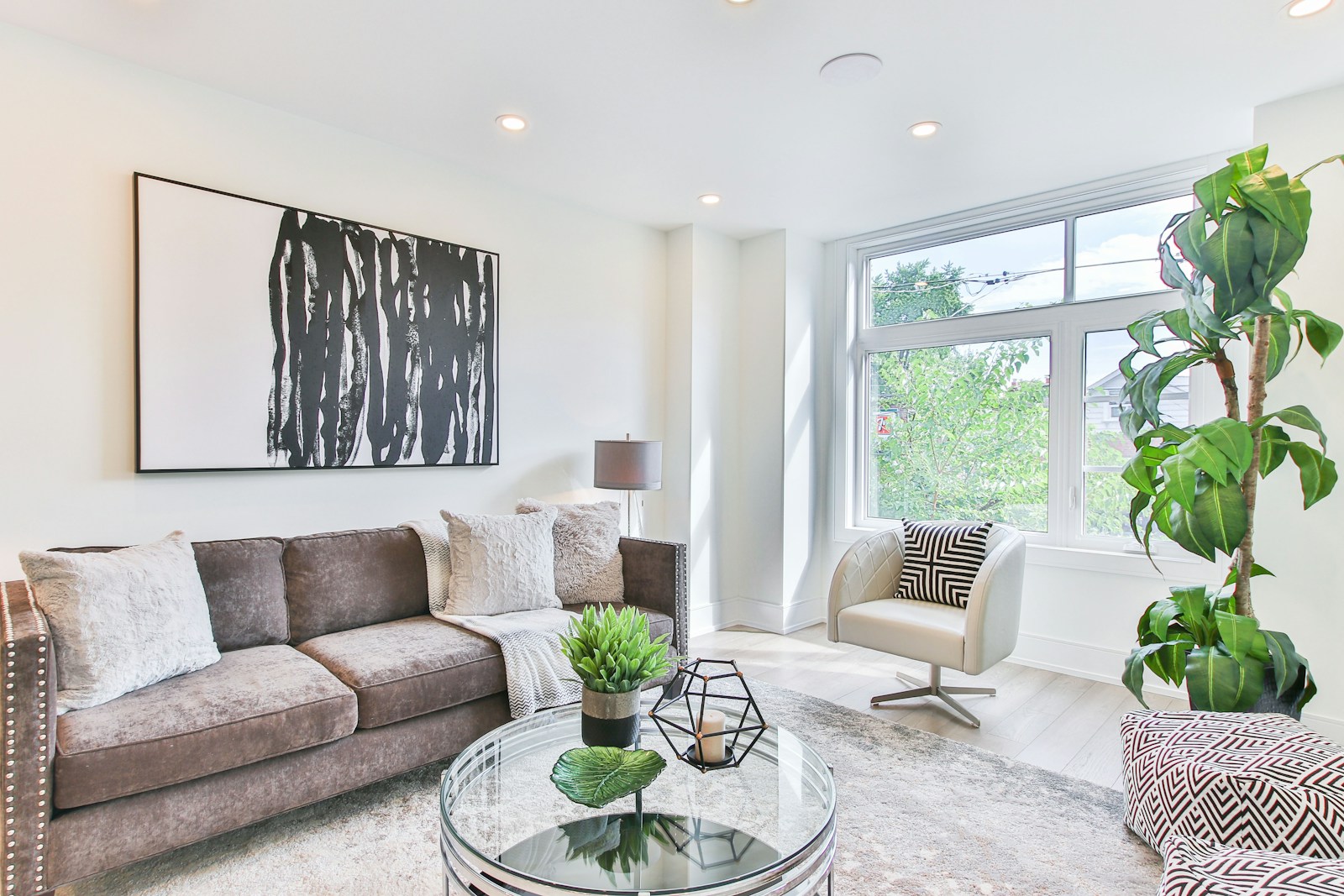 Maximize Your Toronto Home Sale: How Staging Boosts Property Value