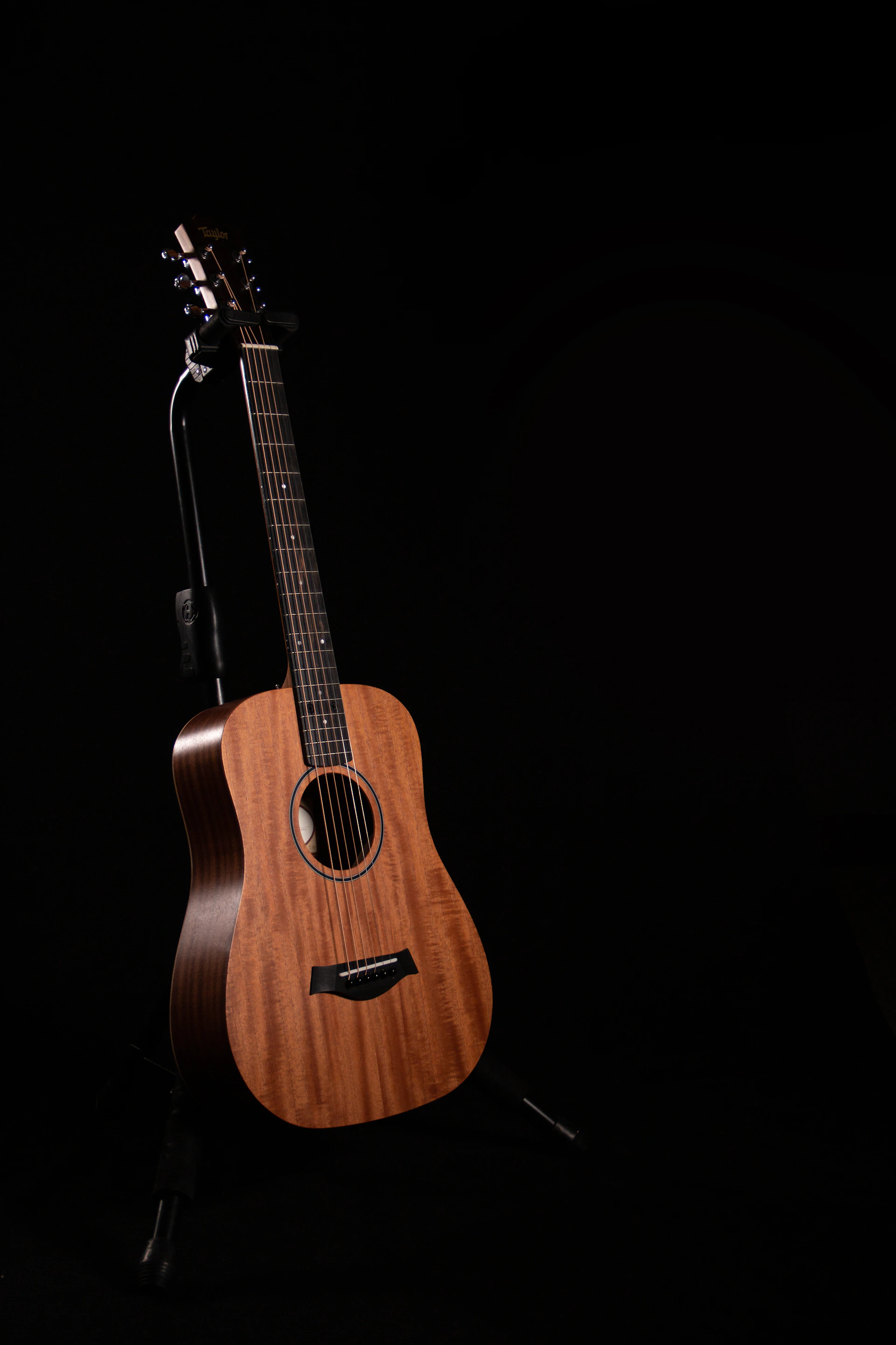 brown acoustic guitar