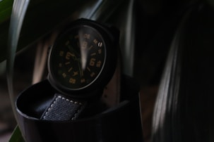 round black Fastrack analog watch