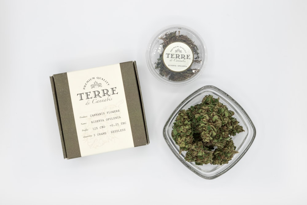 Terre herb in bowl with box and small case