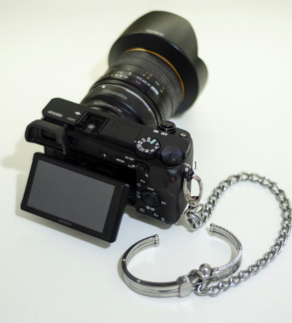 black DSLR camera