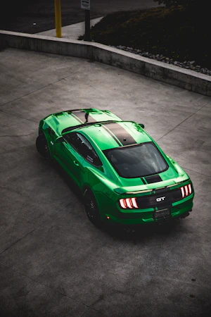 Beyaz Rolls Royce