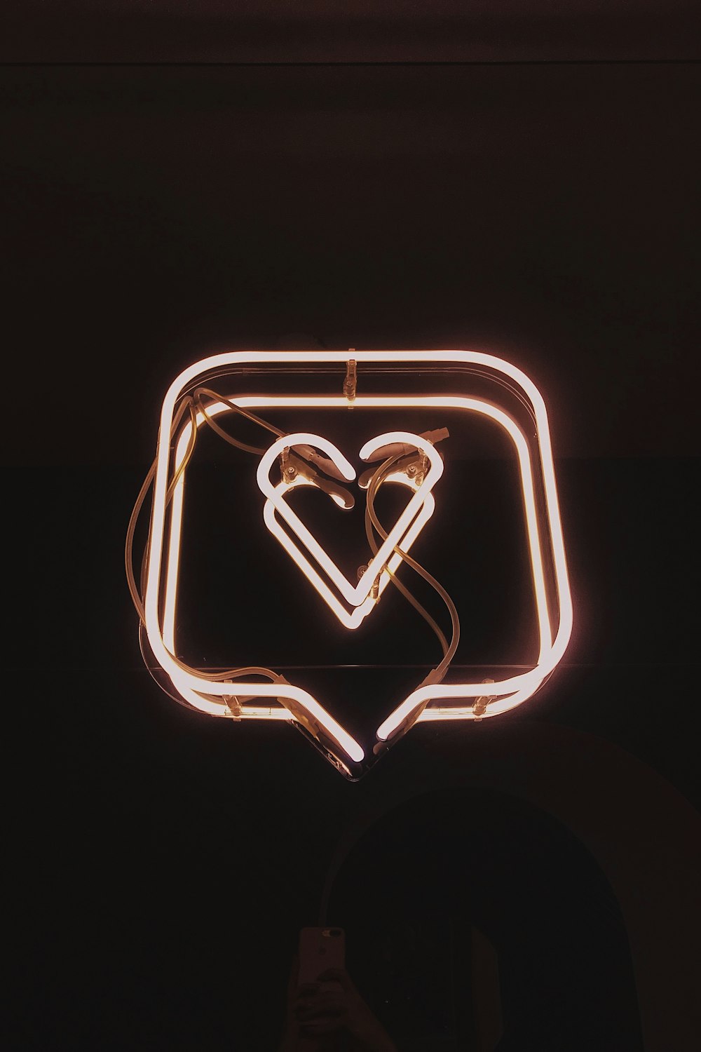 Sinalização de néon de coração quadrado iluminado