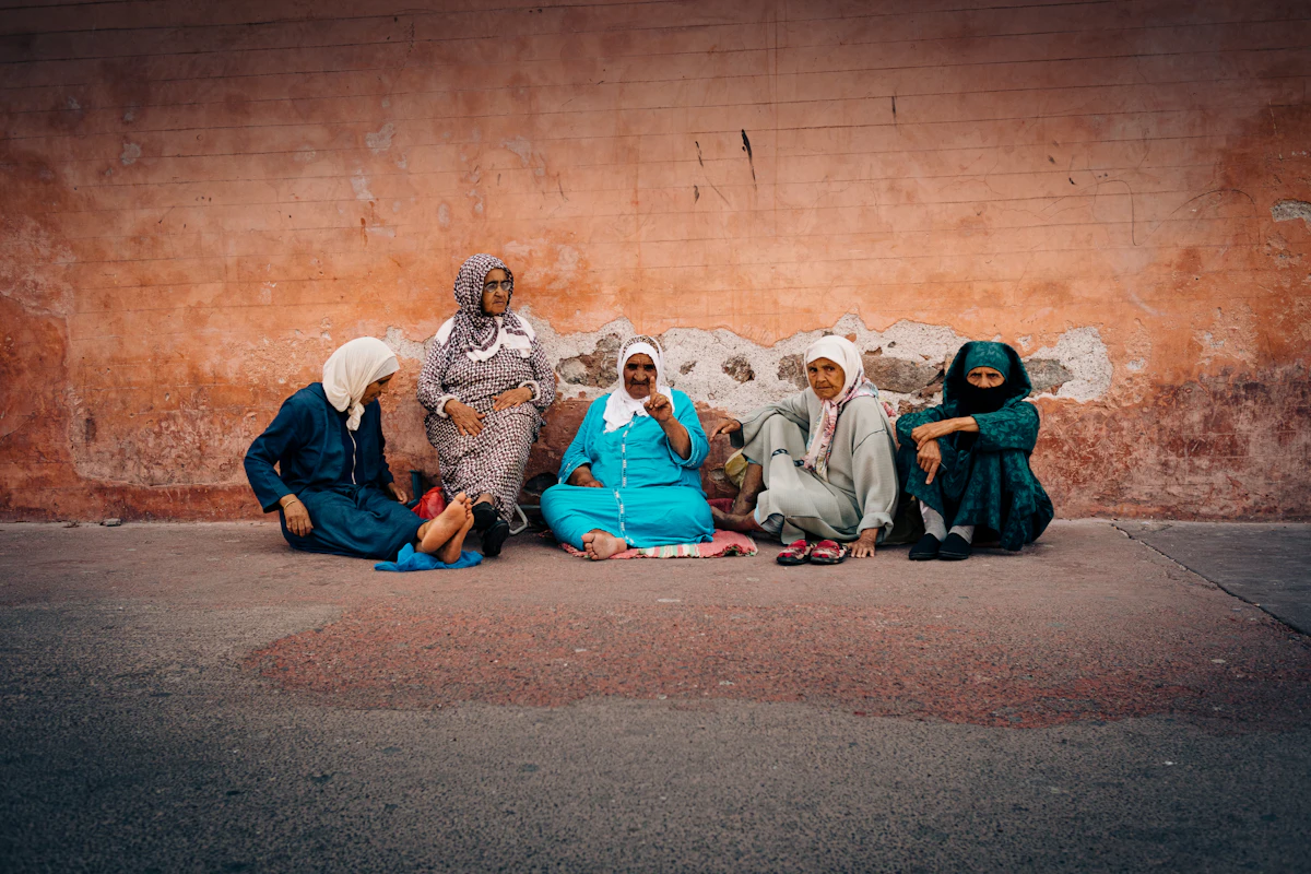 woman wearing white hijab headdress