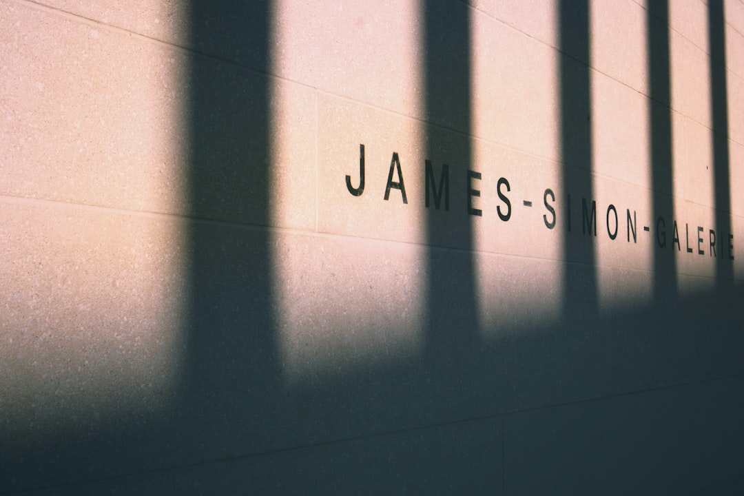 James-Simon-Galerie sign on wall