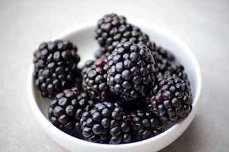 can my dog eat blackberries