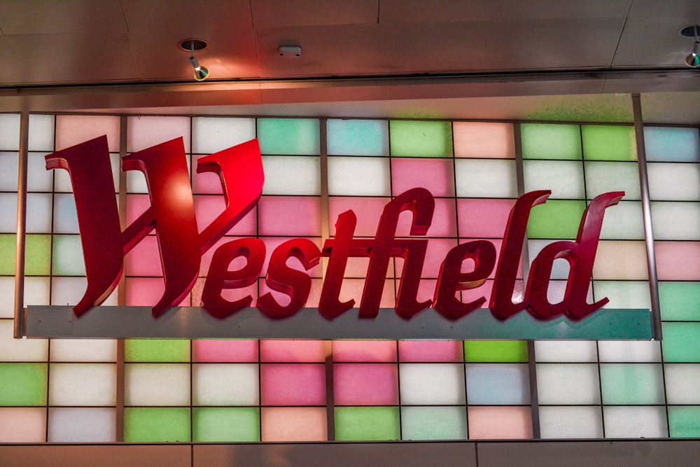 letrero LED rojo de Westfield