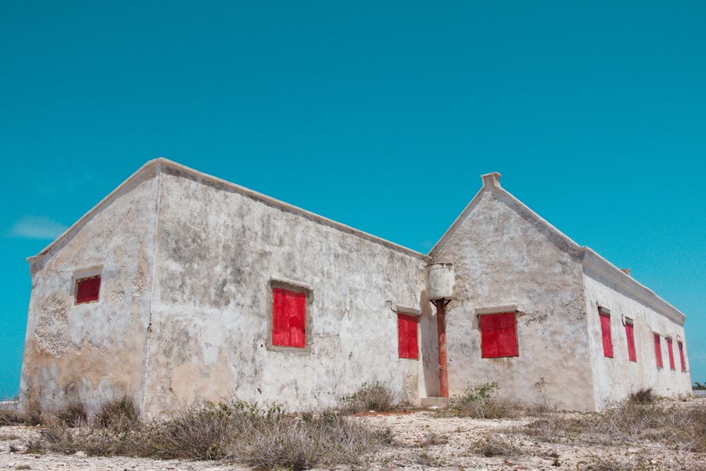 grey concrete building