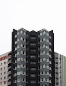 gray concrete building