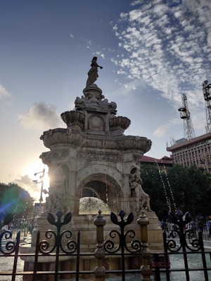 extravagant-fountain-with-statute-on-top