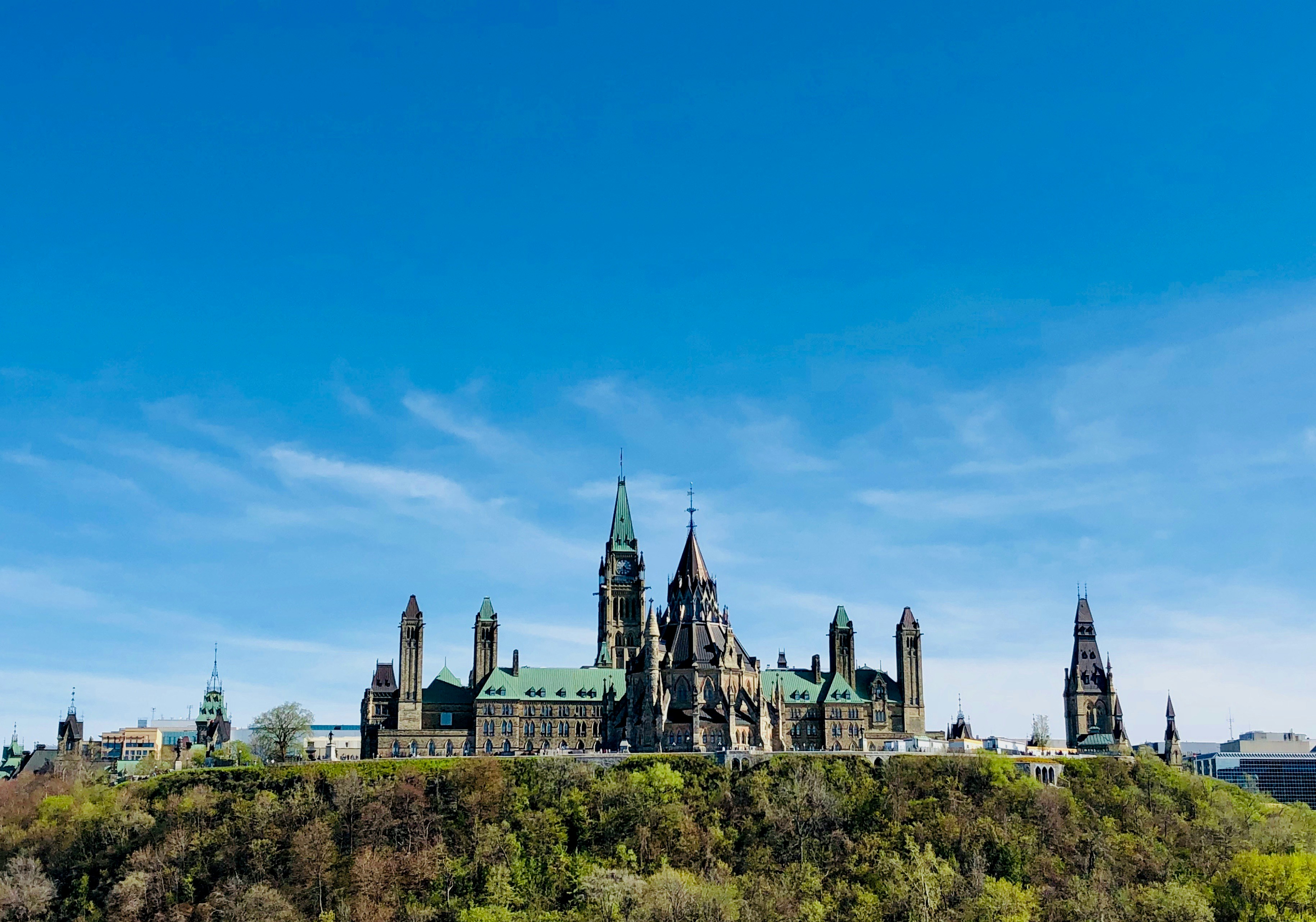 Federal Tracker: Liberals Lead Tories by 12 (-2)