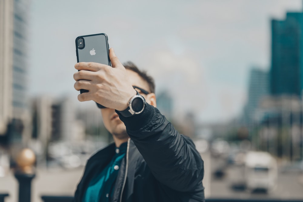 la persona scatta una foto