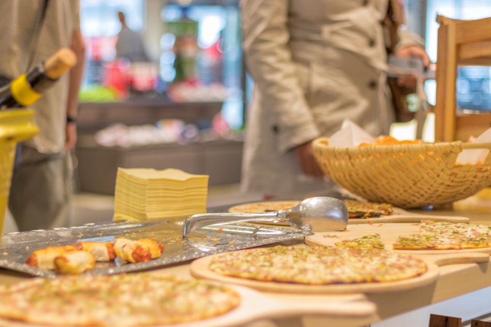 shallow focus photography of pizza