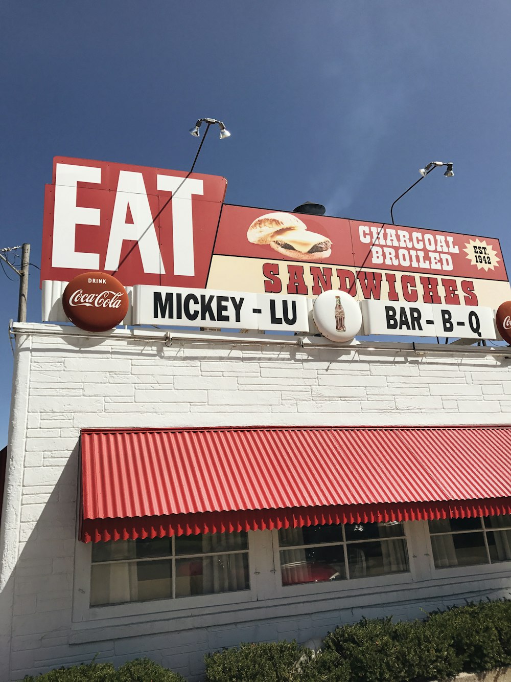 Eat Sandwiches store front signage