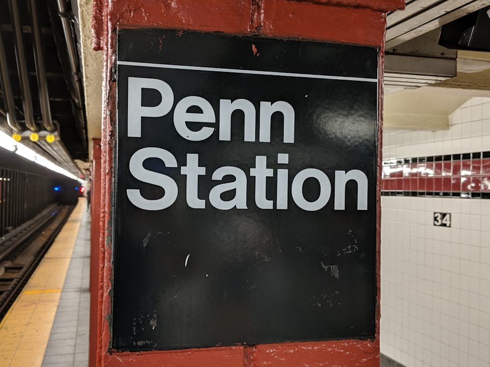 ペンシルベニア駅の看板