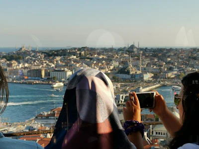 A panoramic video shot of a popular tourist spot featured in Pesona Jelajah’s tour packages.