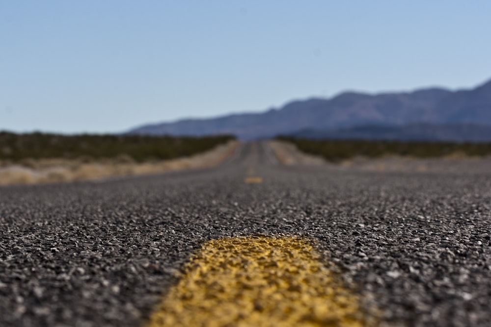 foto de foco seletivo da estrada