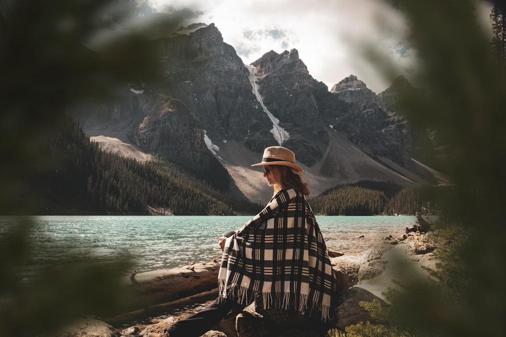 woman wearing beige hat