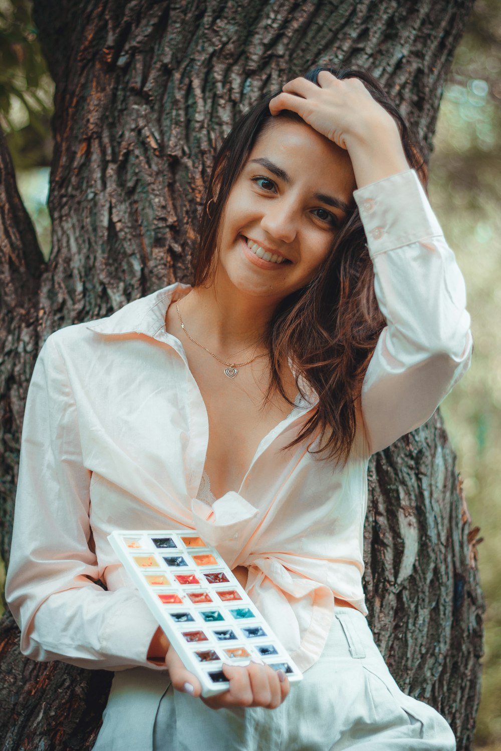 shallow focus photo of woman in white dress shirt