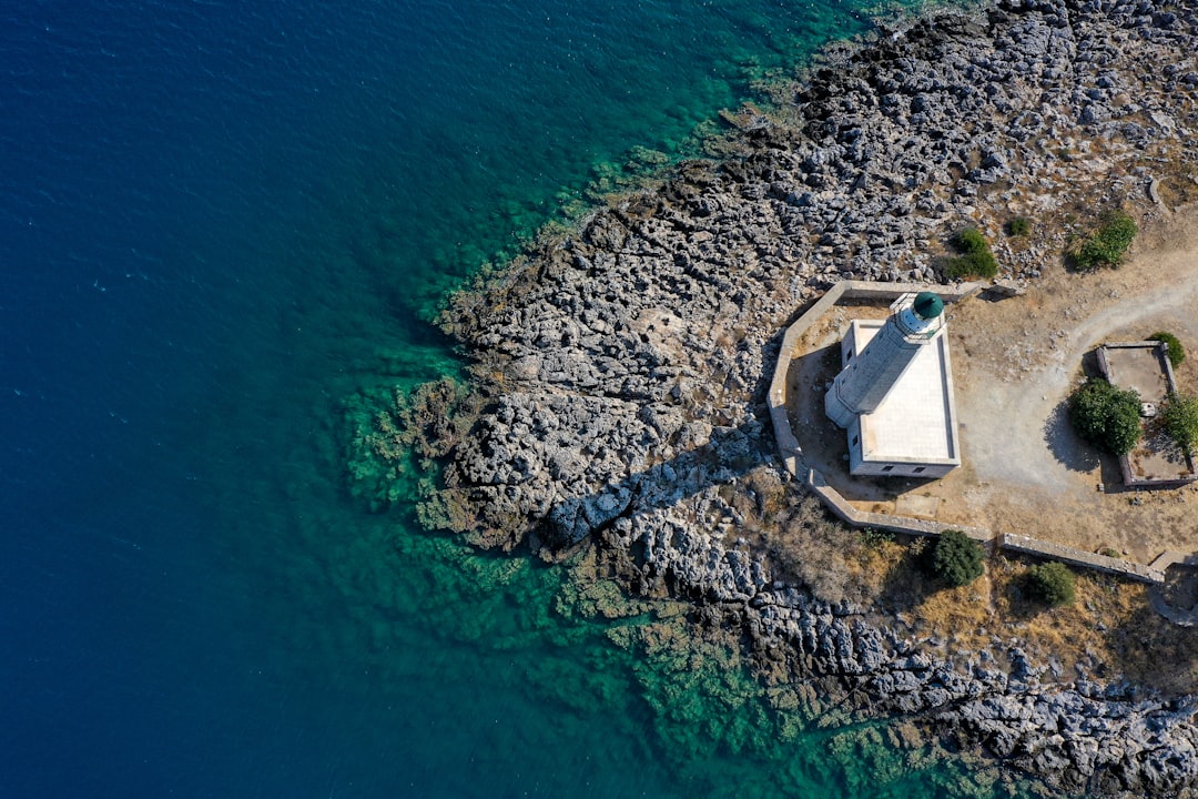 aerial photography of white lighthouse