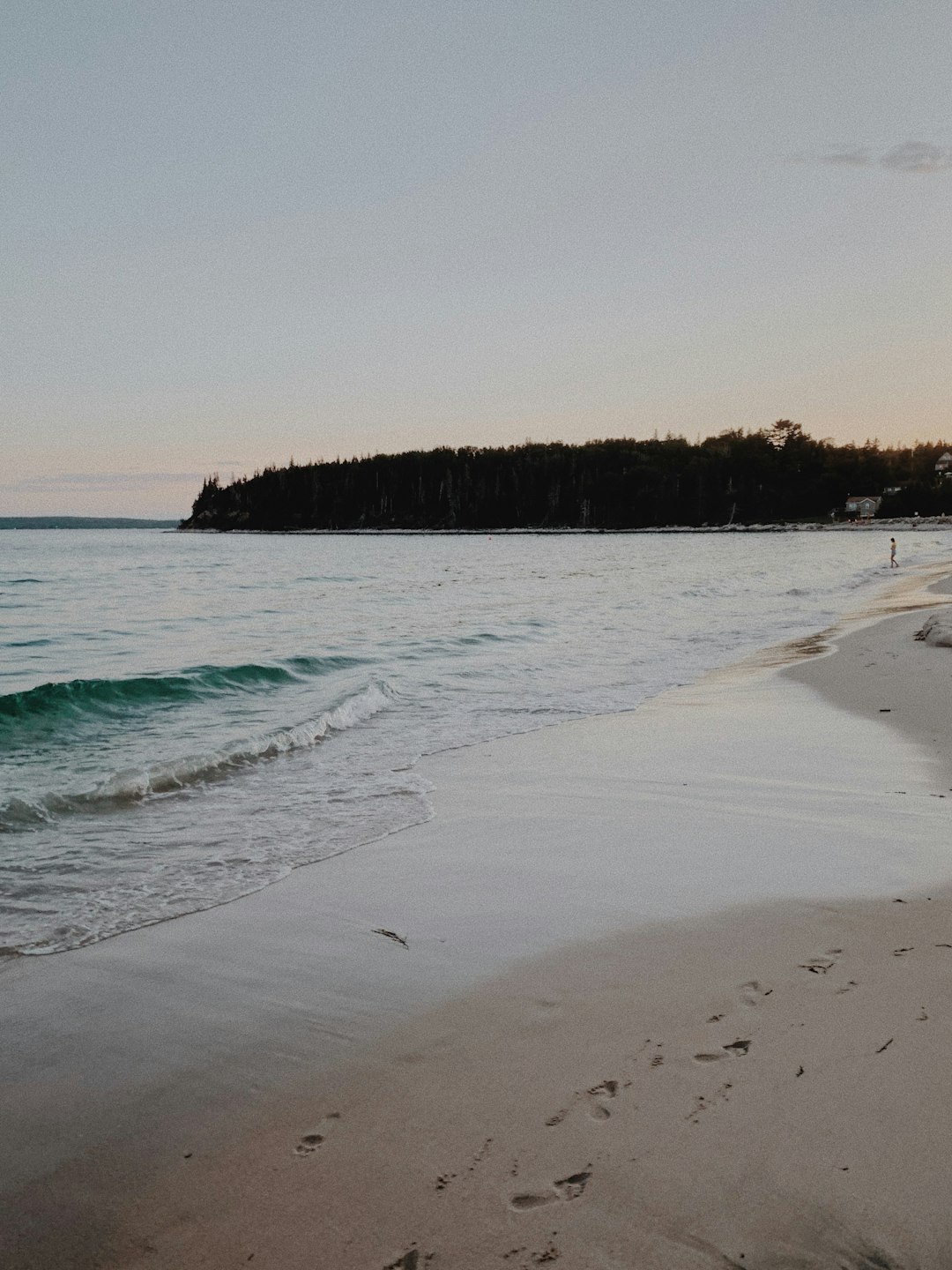 travelers stories about Beach in Queensland Lane, Canada