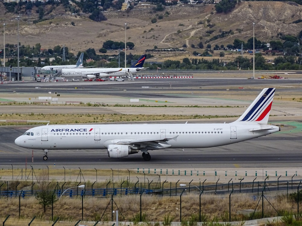 white Airfrance airplane