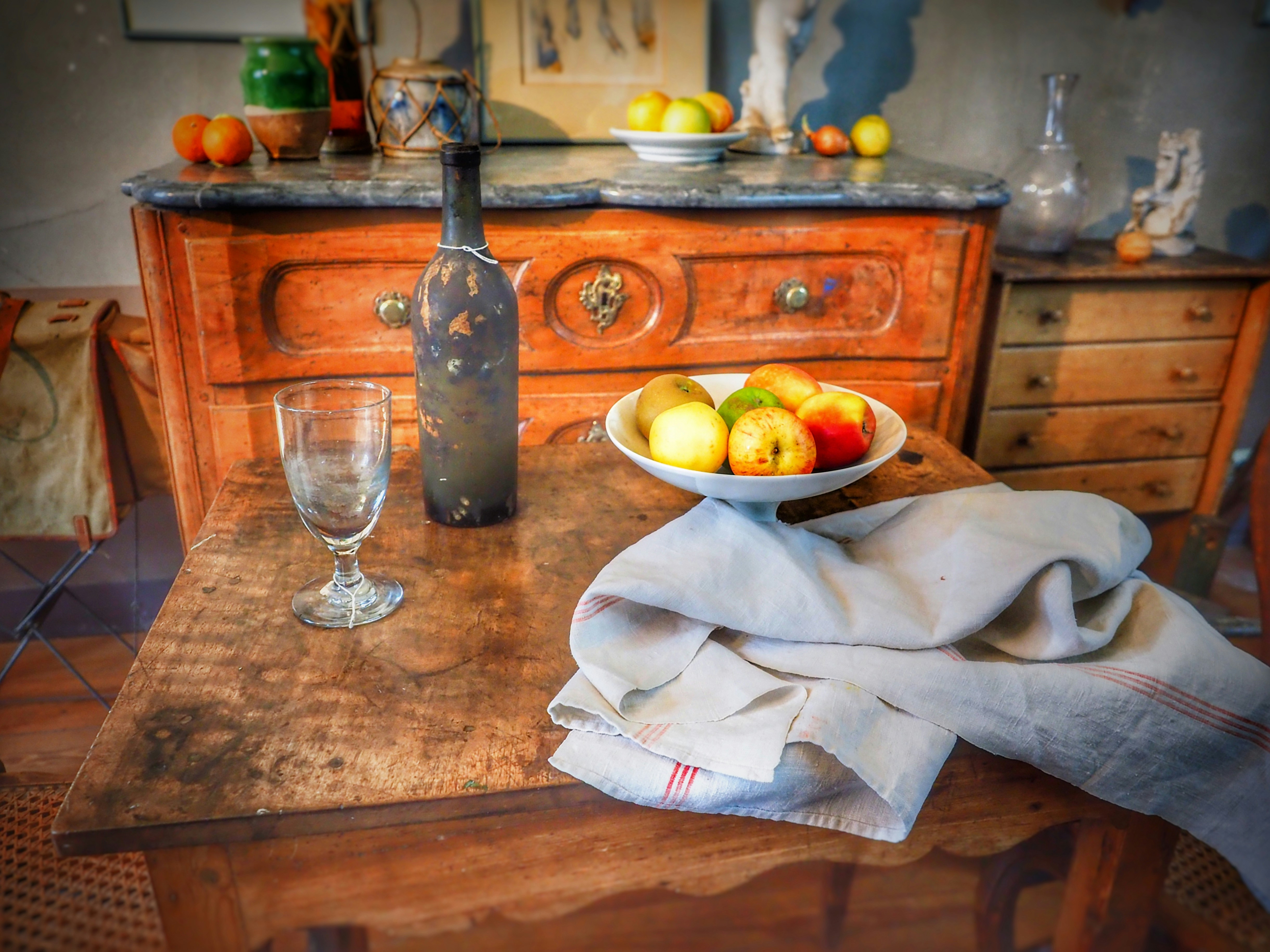 fruits on plate at table