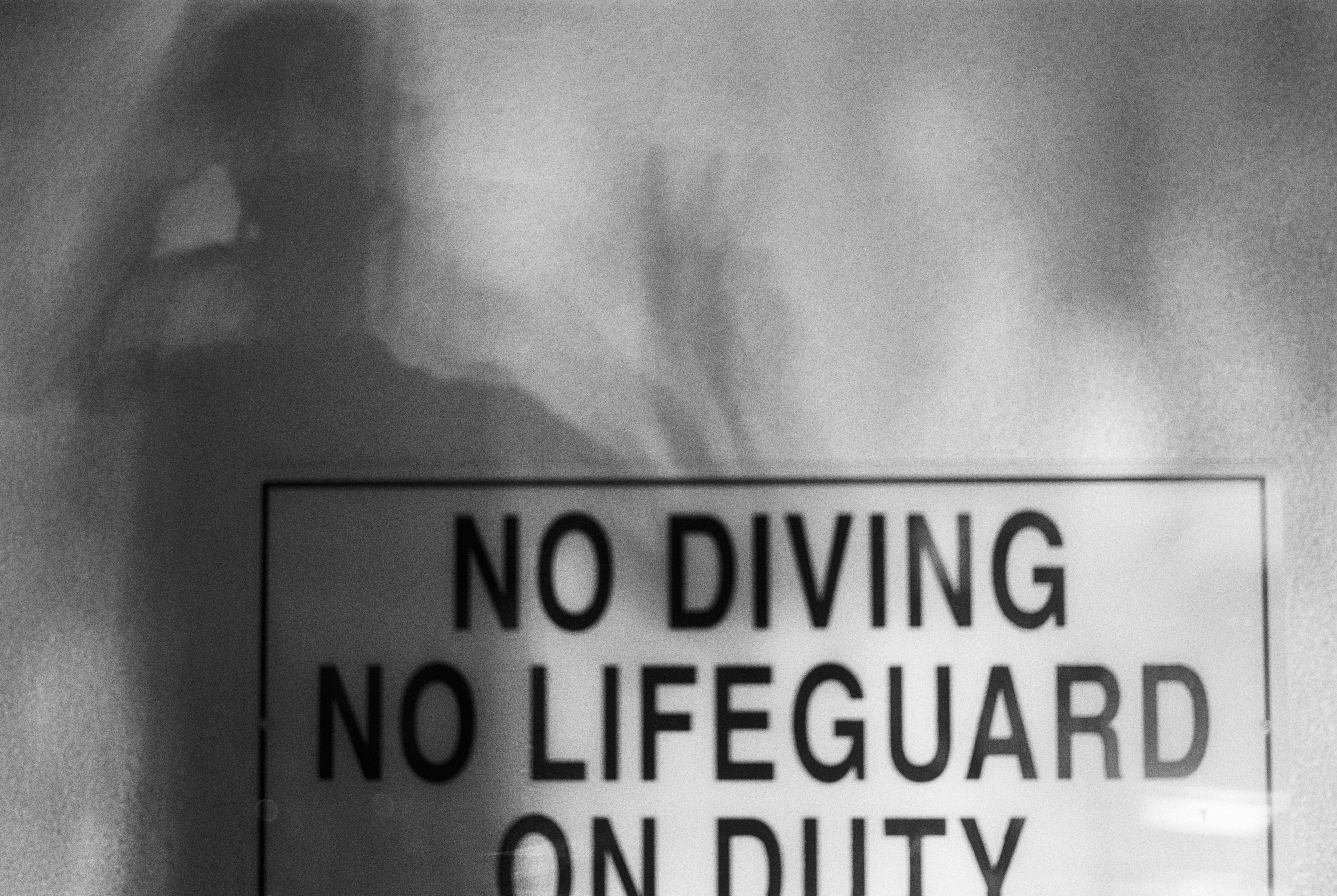no diving sign