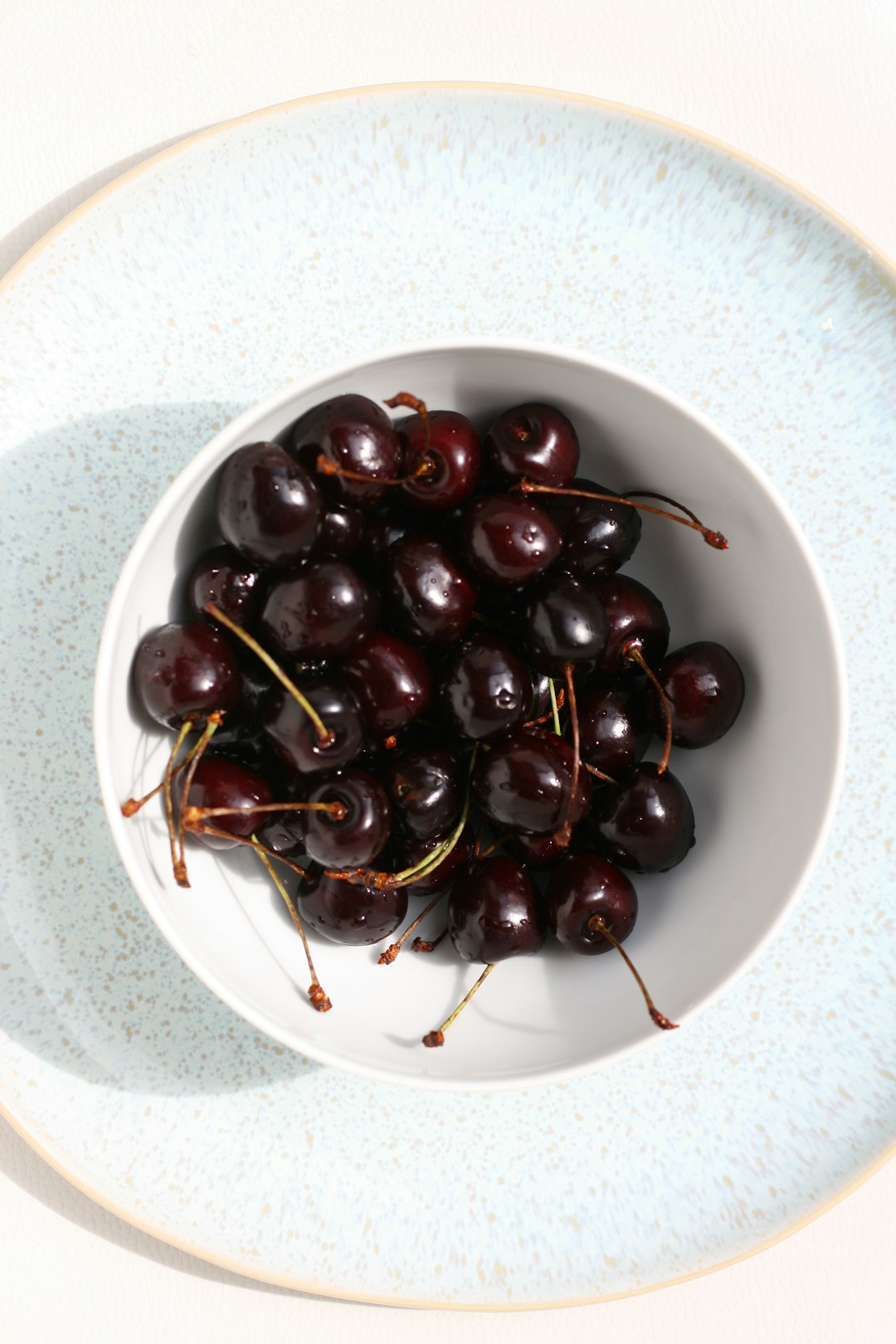 round black fruits