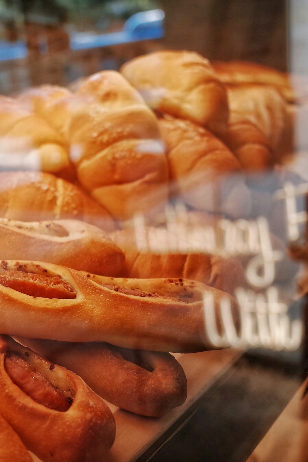 pile of breads