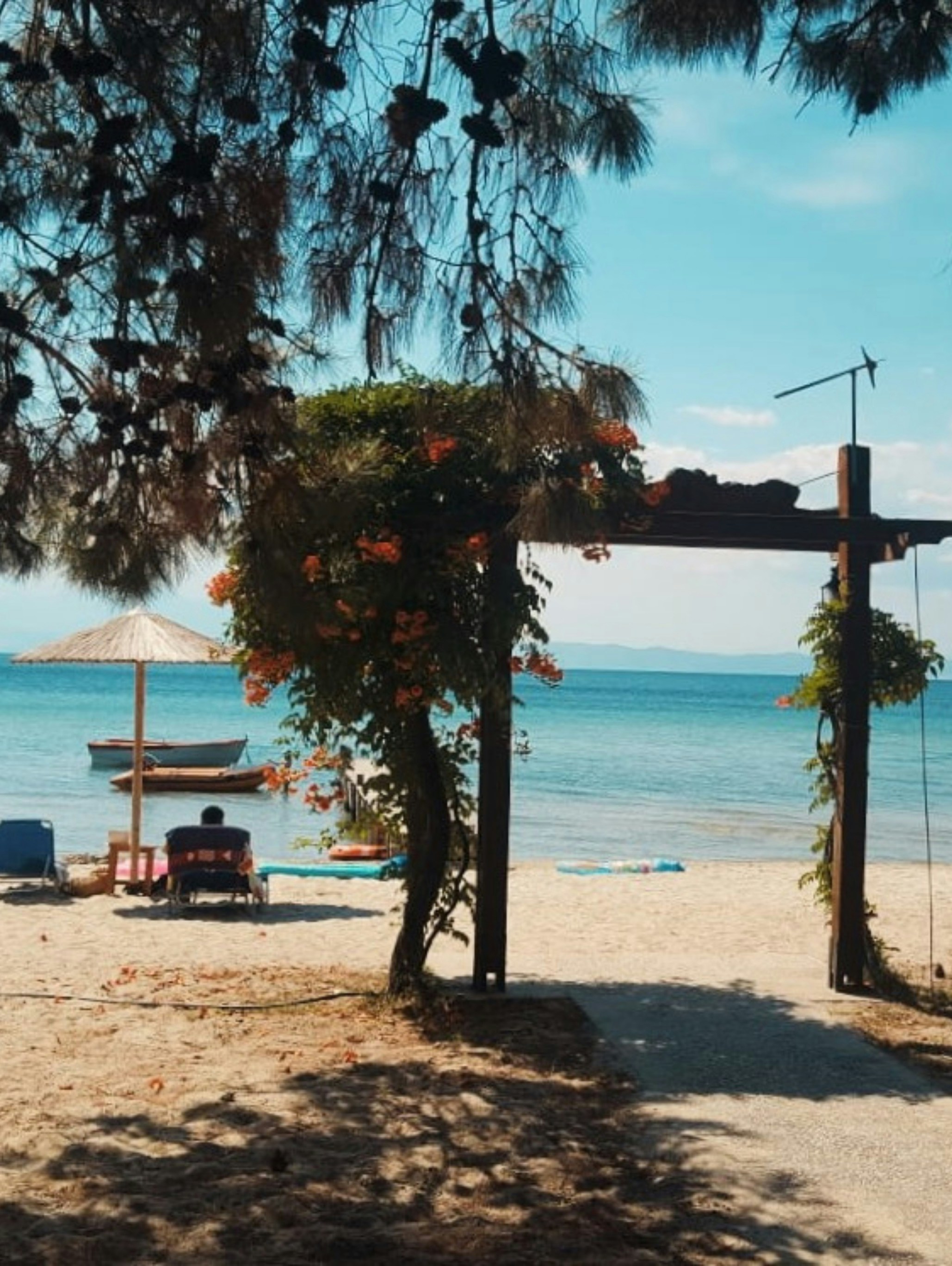 Bogen in der Nähe des Meeres