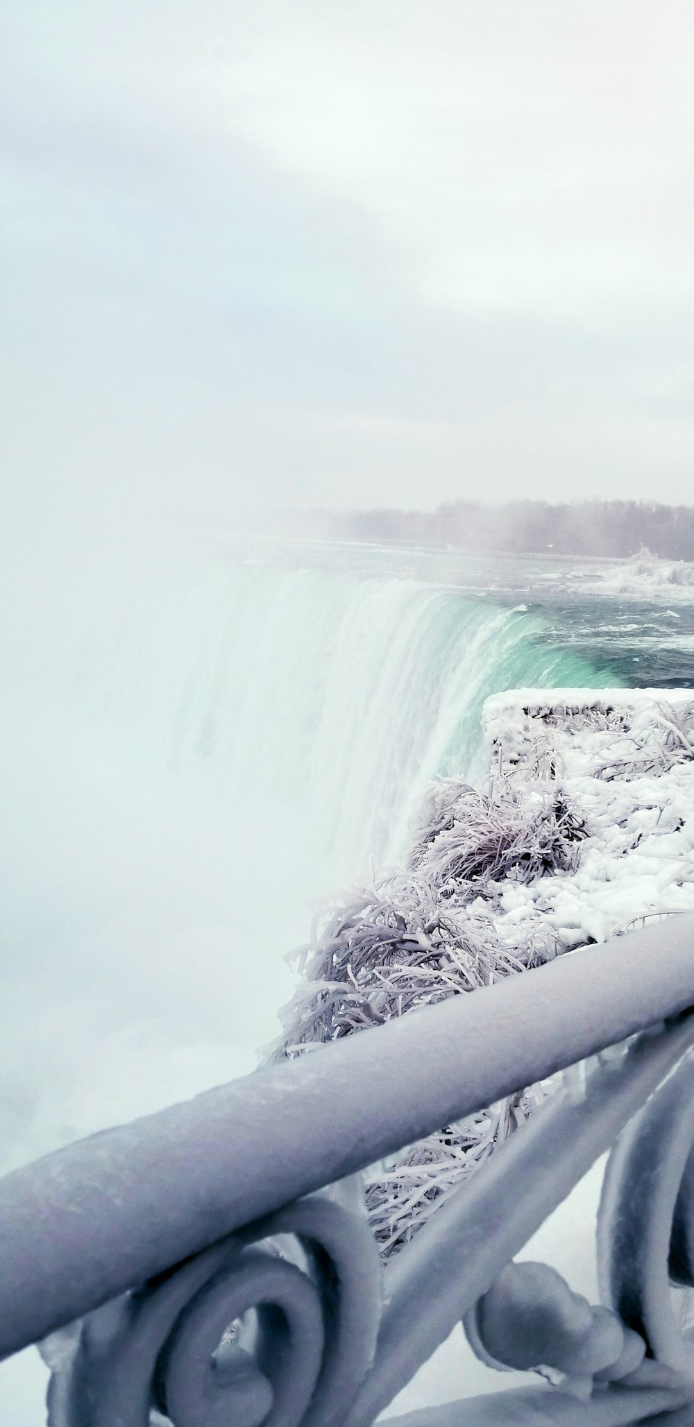 close view of waterfalls during daytime