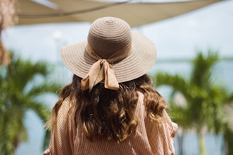 beige hat