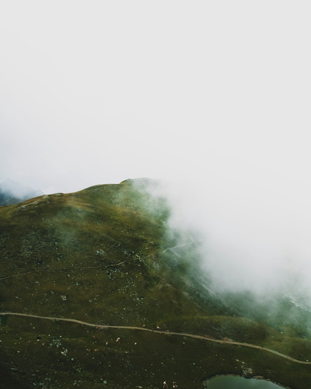 mountain at daytime