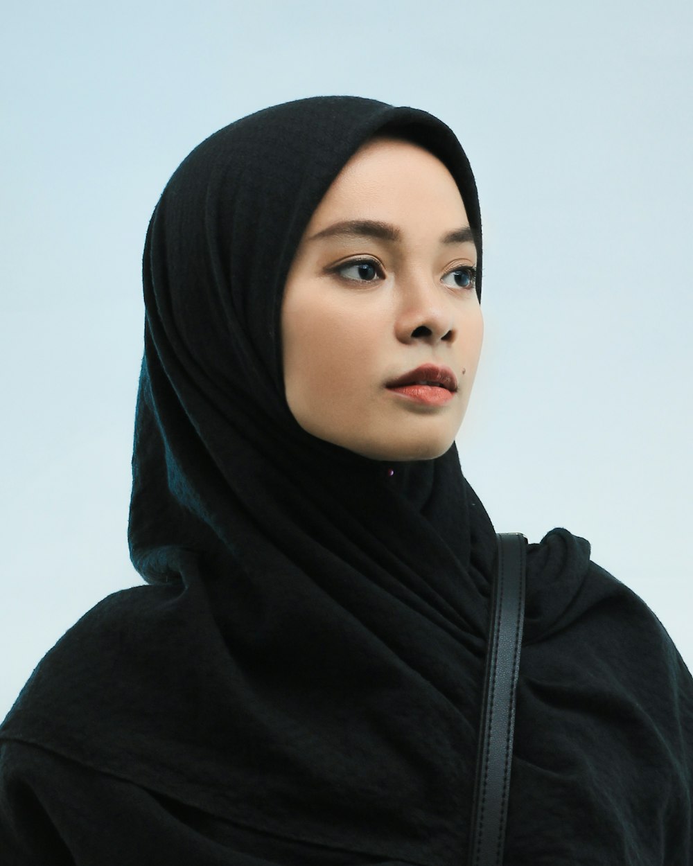 woman wearing black hijab