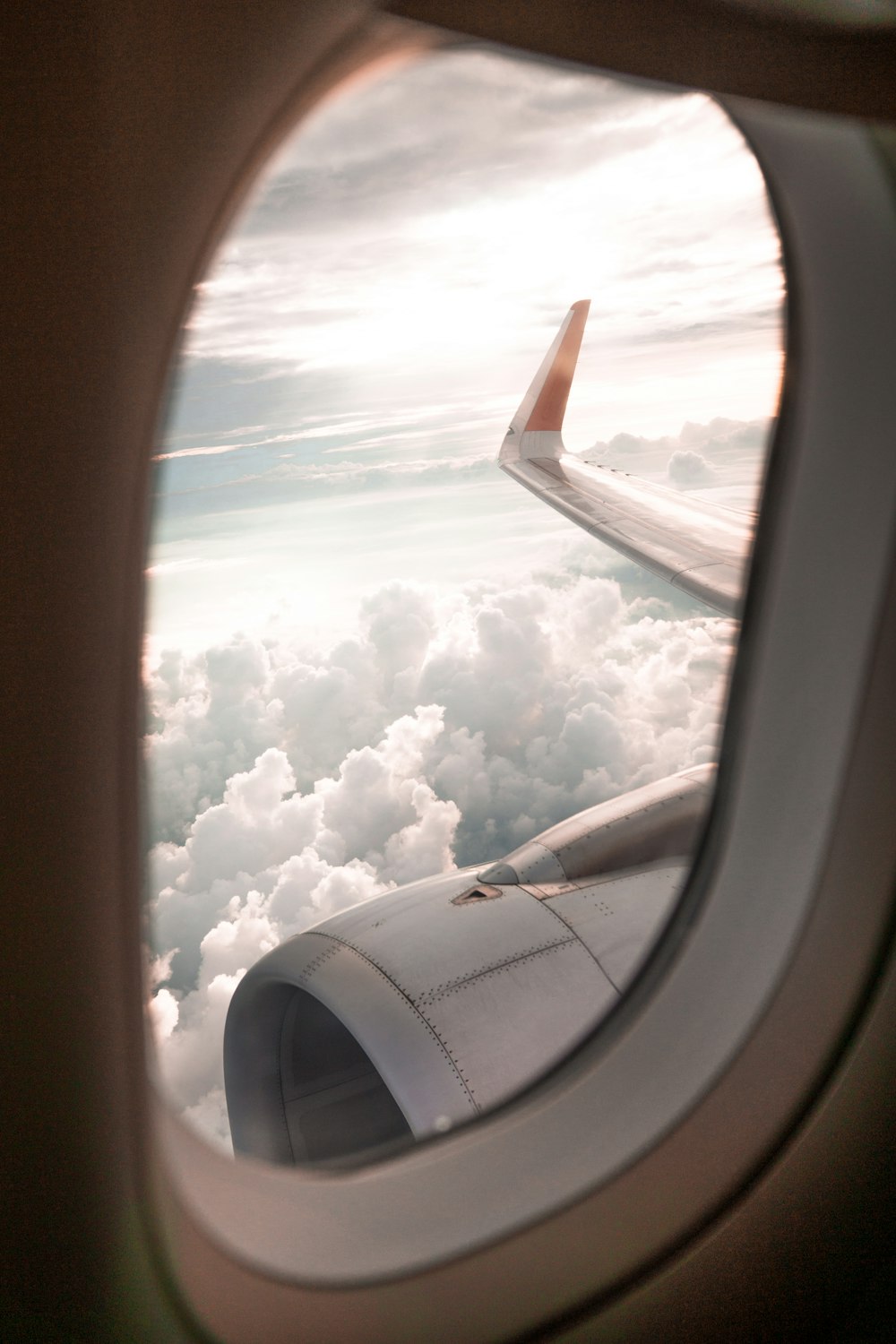 klares Flugzeugfenster