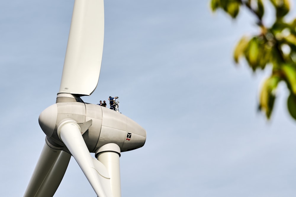 gray and white windmill