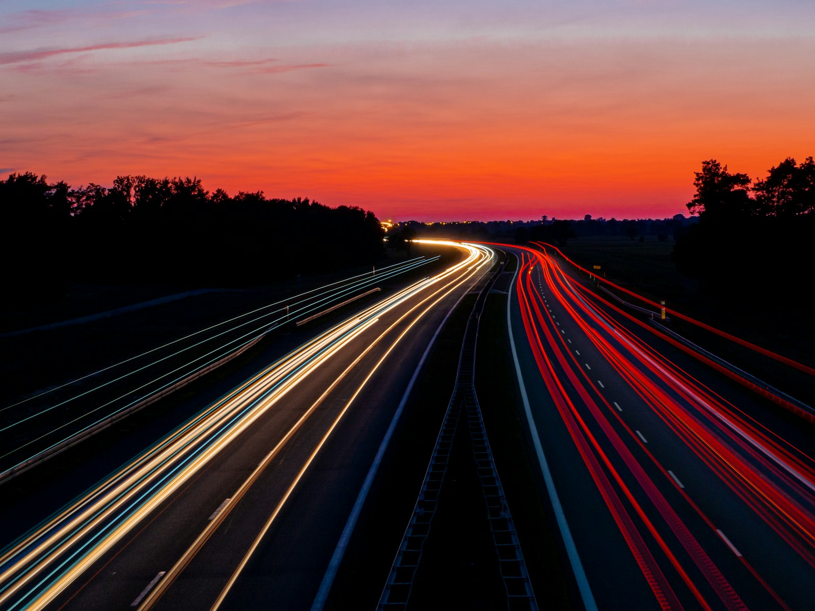 Route au crépuscule