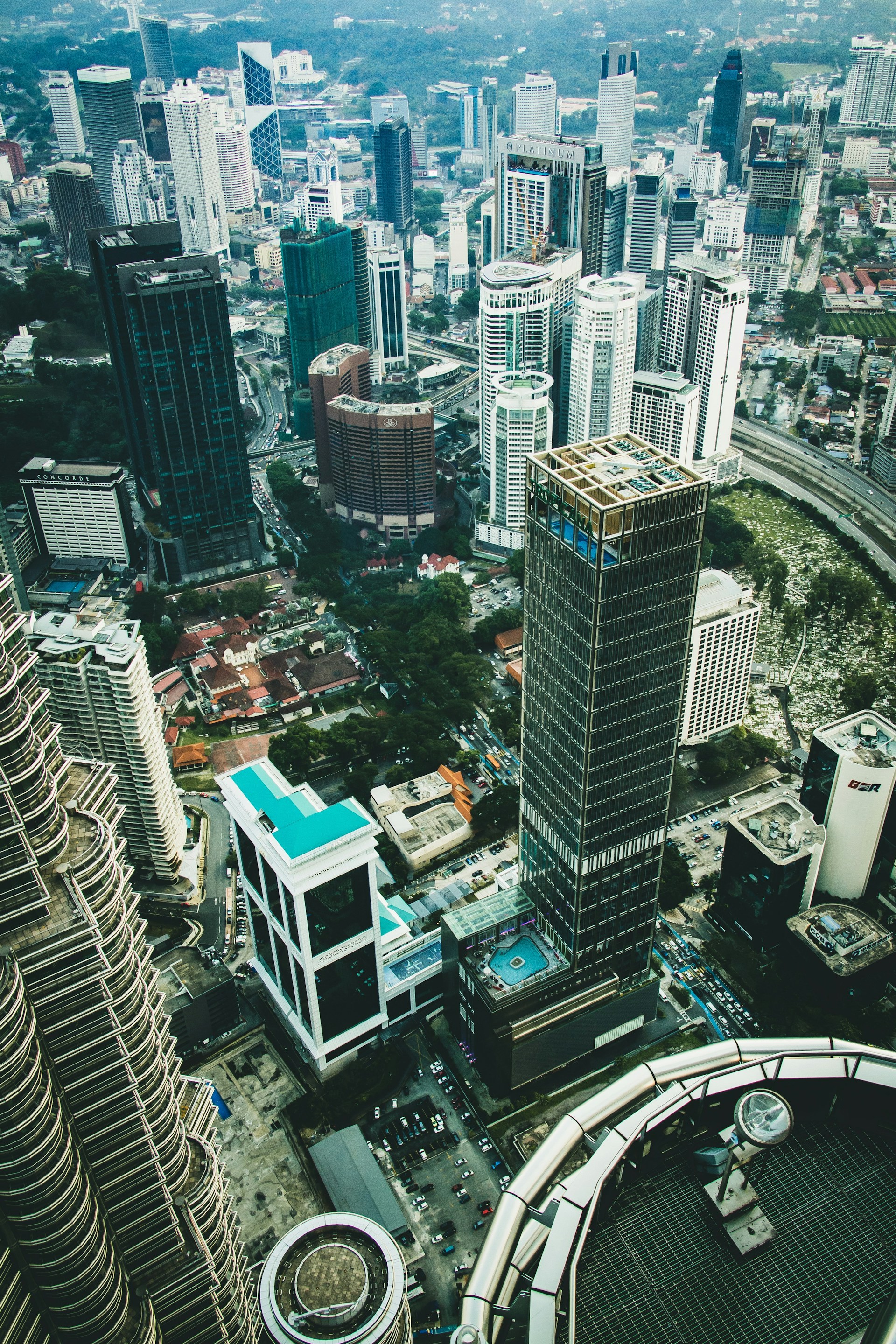 black and white bed linen