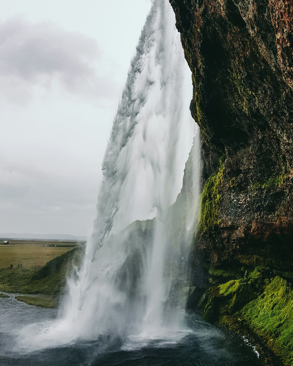 waterfall during daytime