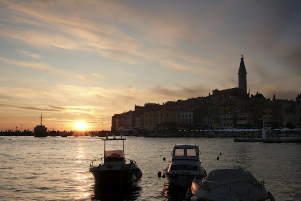 Boats in the harbour at sunset — Rovinj, Croatia