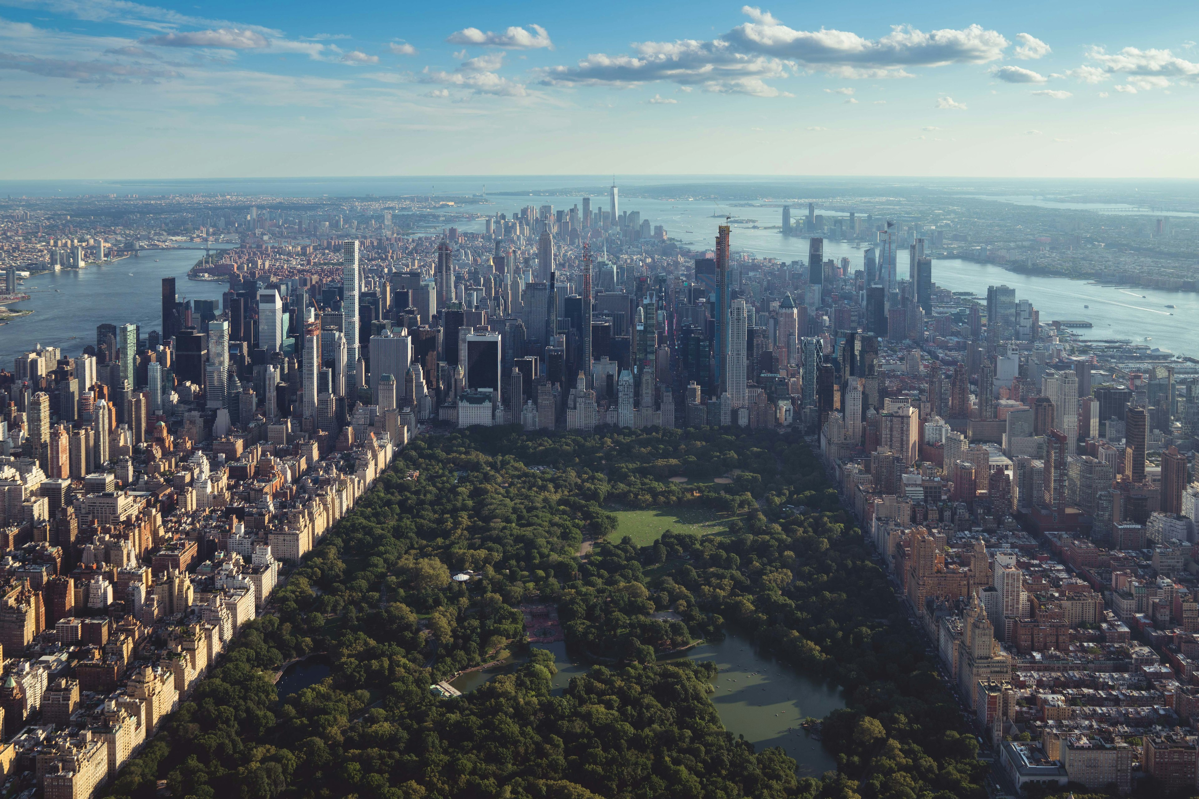 New York Central Park visto dall'alto, con i grattacieli che lo circondano