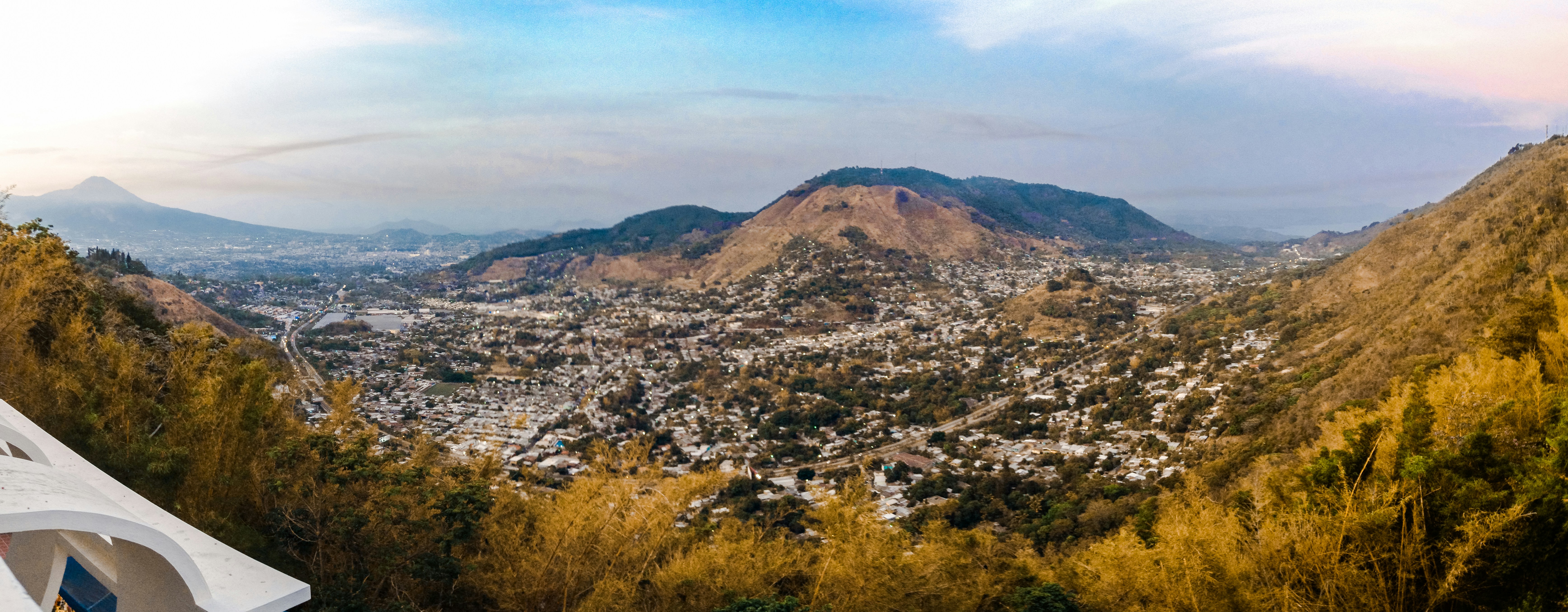 Photo by danieljovel