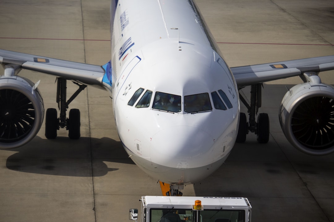 white airliner,
