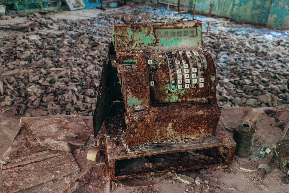 green cash register